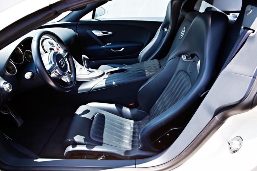  Bugatti Veyron 16.4 Grand Sport 2010 года  (фото 2 из 5)